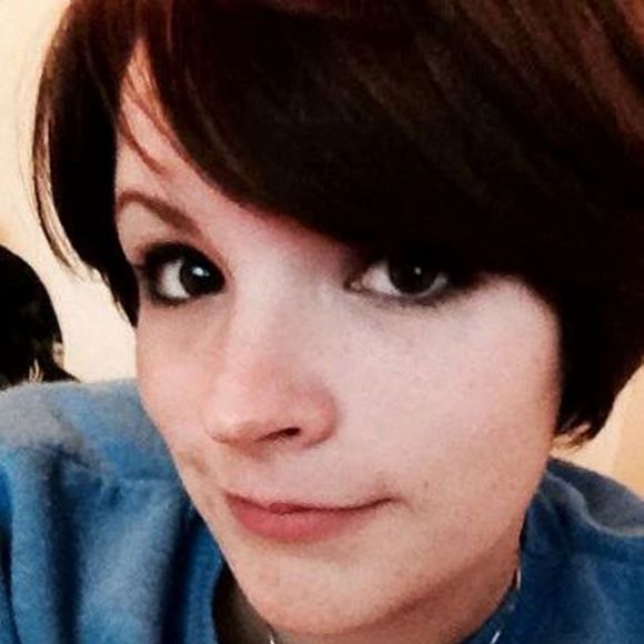 Profile Picture of Sarah Cutts (@cuttssar000) on Poshmark