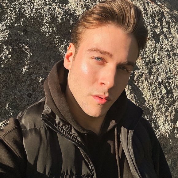 Profile Picture of Matthew Rondeau (@matthewrondeau) on Poshmark