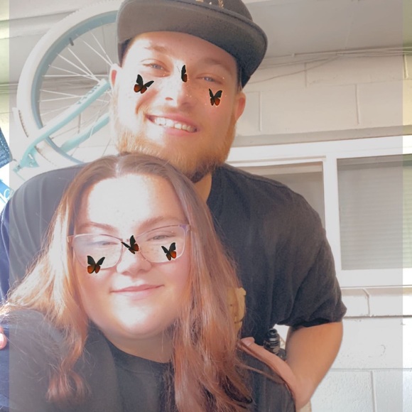 Profile Picture of Cheyenne Blaut (@cheyenneblaut19) on Poshmark