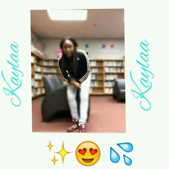Profile Picture of Makayla Burtts (@makaylaburtts) on Poshmark