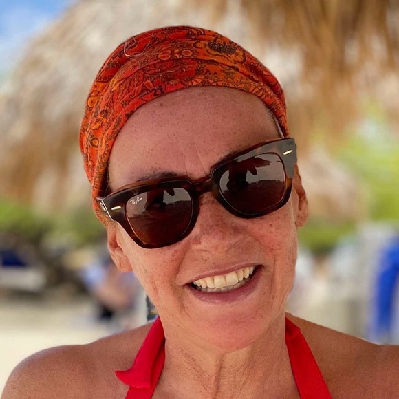 Profile Picture of Martine Turnier (@mturniez) on Poshmark