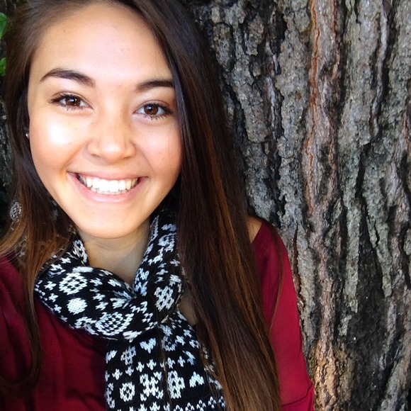 Profile Picture of Ashlyn Pernice (@ashie_p) on Poshmark