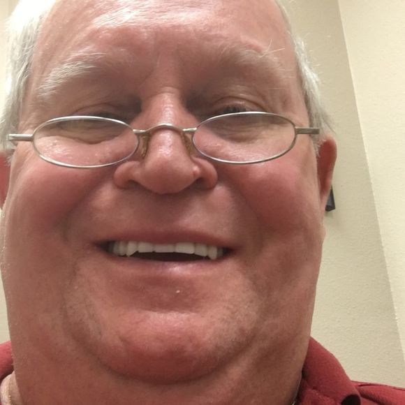 Profile Picture of James Majors (@jamesmajors) on Poshmark