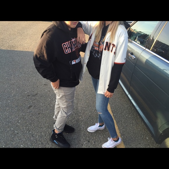 Profile Picture of Taya Aicone (@taayyaaa) on Poshmark