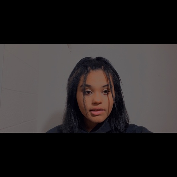 Profile Picture of Crystal Vogel (@crystalvogel732) on Poshmark