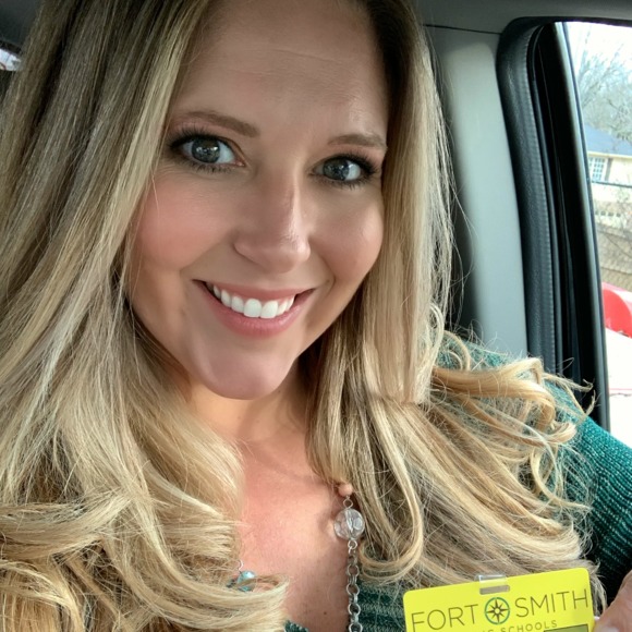 Profile Picture of Emily Cecil (@emilygoldlion) on Poshmark