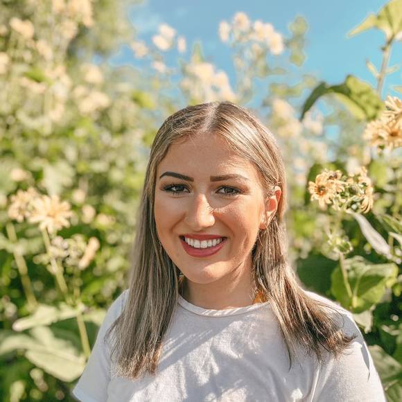 Profile Picture of Kayla Wiese (@kaylawiese340) on Poshmark