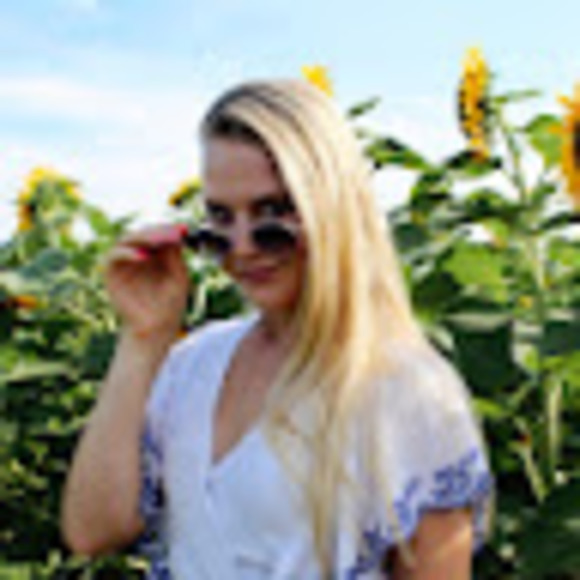 Profile Picture of Nicole Alexakos (@nicole12dance) on Poshmark