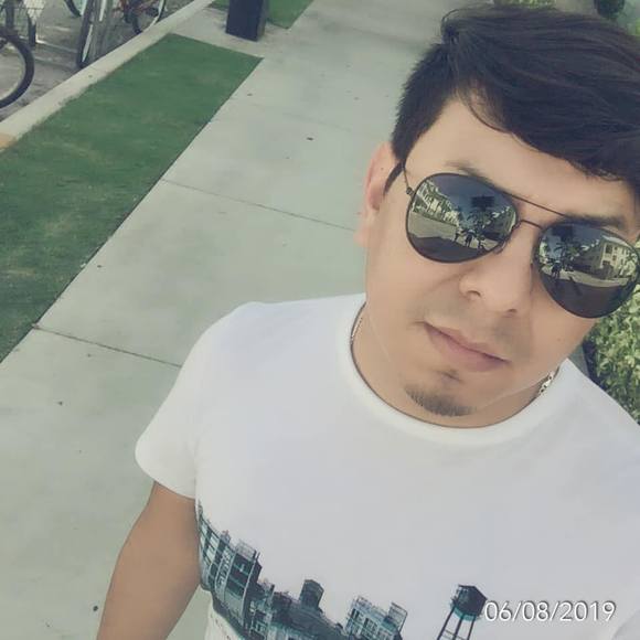 Profile Picture of Alberto Arriaga (@albertoarria720) on Poshmark