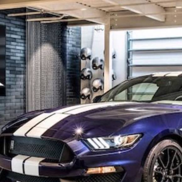 Profile Picture of Robert Booth (@robertbooth601) on Poshmark