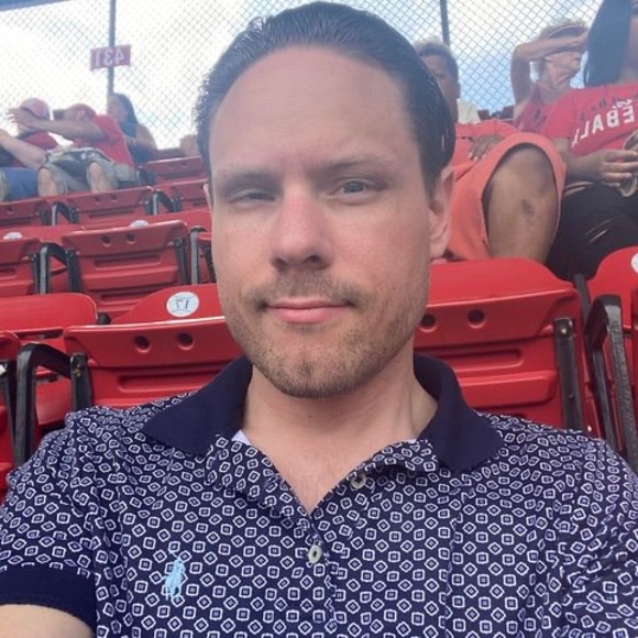 Profile Picture of Alex Kiwala (@alkiwala) on Poshmark