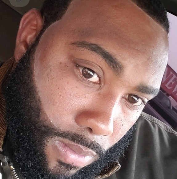 Profile Picture of Mario Hayes (@mariohayes) on Poshmark