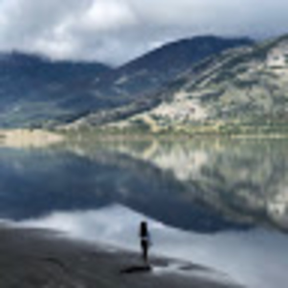 Profile Picture of Emily Zhang (@emily05zhang) on Poshmark