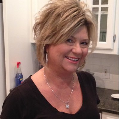 Profile Picture of Kim Lombardo (@Kim_J_Lombardo) on Twitter