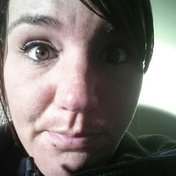 Profile Picture of Brandy Alexander (@brandya1989) on Poshmark