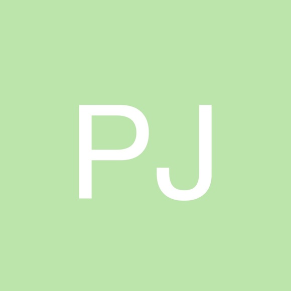 Profile Picture of Paula Jansen (@paulajansen) on Poshmark