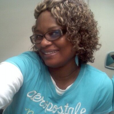 Profile Picture of Julia Dickens (@dickens_e) on Twitter