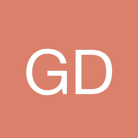 Profile Picture of Gail Decourt (@gailie101) on Poshmark