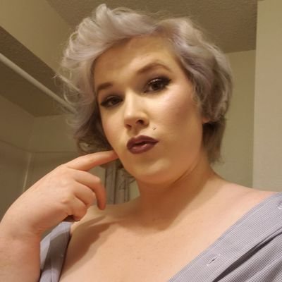 Profile Picture of Phoebe Crouch (@Phoebe_Jo) on Twitter