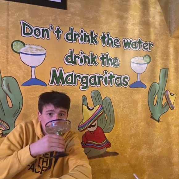 Profile Picture of Dante Mazzone (@dantemazzone) on Poshmark