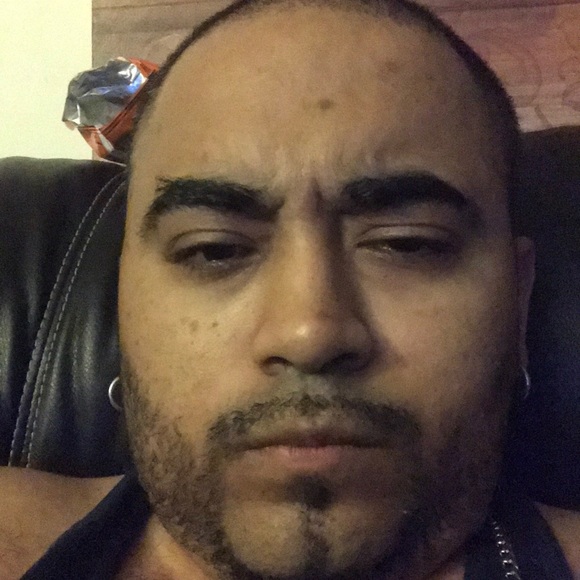 Gino Davila - Poshmark Profile Picture of Gino Davila (@gisunoki0215) on Poshmark