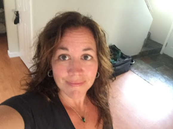 Profile Picture of Sonya Hoeverman (@sonyahoeverman) on Poshmark