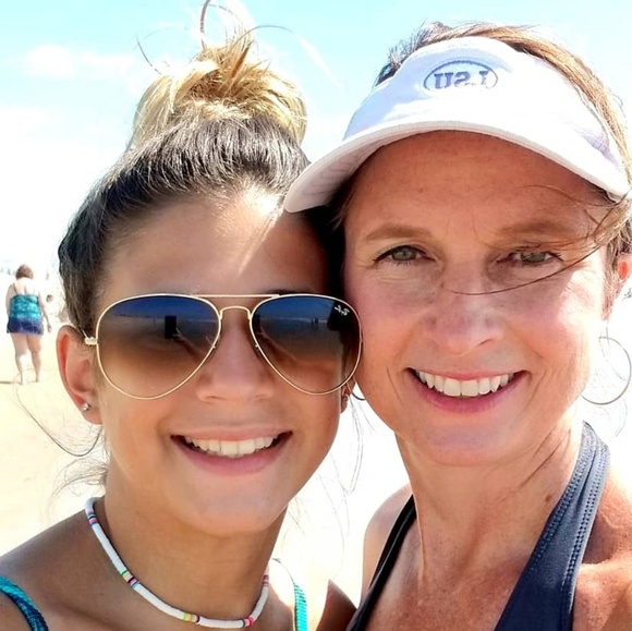 Profile Picture of Angela Denicolo (@angdenic) on Poshmark