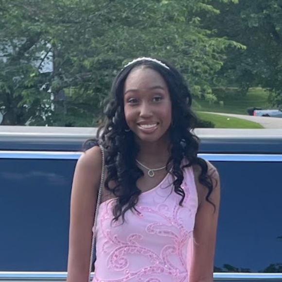 Profile Picture of Spencer Simpson (@its_spencerr) on Poshmark