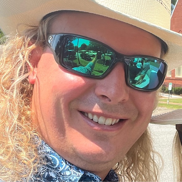 Profile Picture of Sam Kunkel (@skunk422) on Poshmark