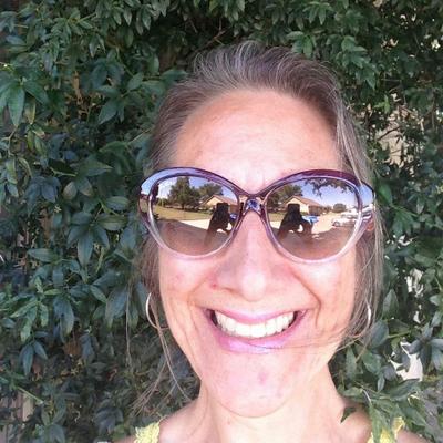 Profile Picture of Lisa Grace Gould (@LisaParaPara) on Twitter