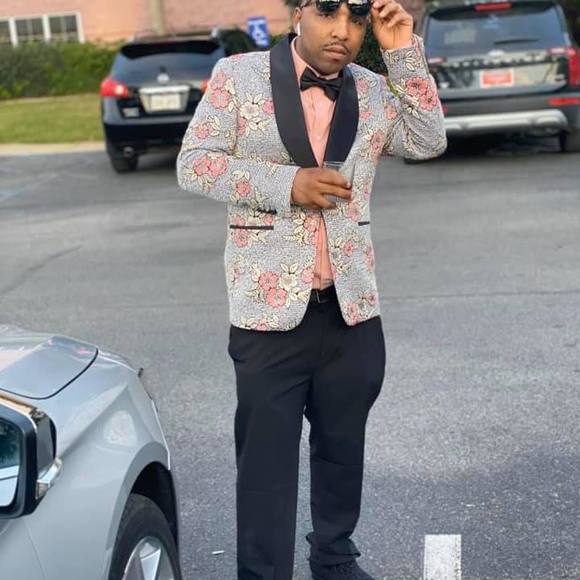 Profile Picture of Michael Perrault (@mperrault38) on Poshmark