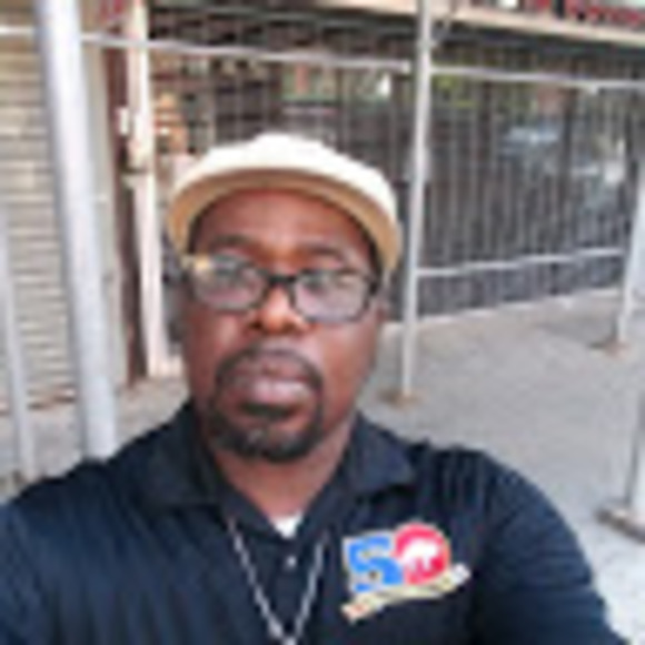 Profile Picture of Kevin Hills (@kevinhills923) on Poshmark