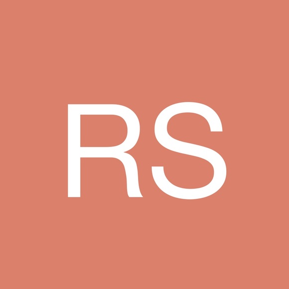 Profile Picture of Ruchi Singh (@rensingh23) on Poshmark