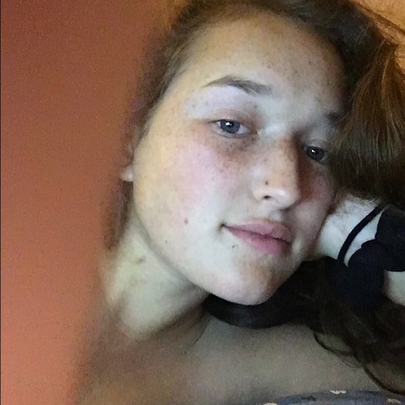 Profile Picture of Willa Zagerman (@willaz) on Poshmark