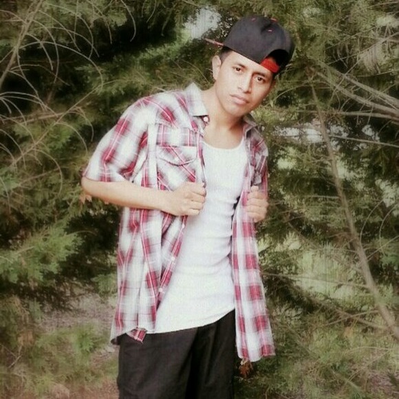 Profile Picture of Carlos Cristobal (@carloscristobal) on Poshmark