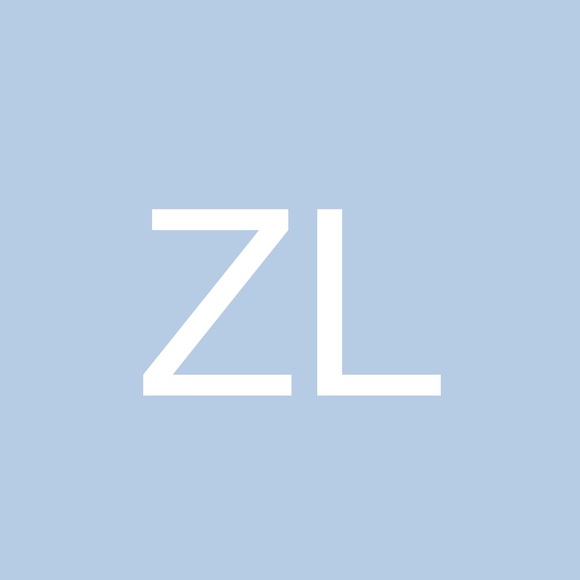 Profile Picture of Zoee Labove (@zoeelabove) on Poshmark