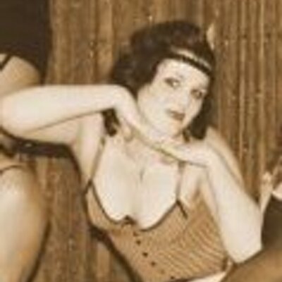 Profile Picture of Lucy Hanson (@thelucyowl) on Twitter