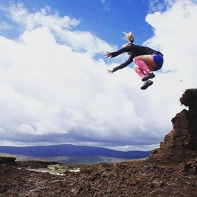 Profile Picture of Suzanne Kenny (@Yogafourall) on Twitter