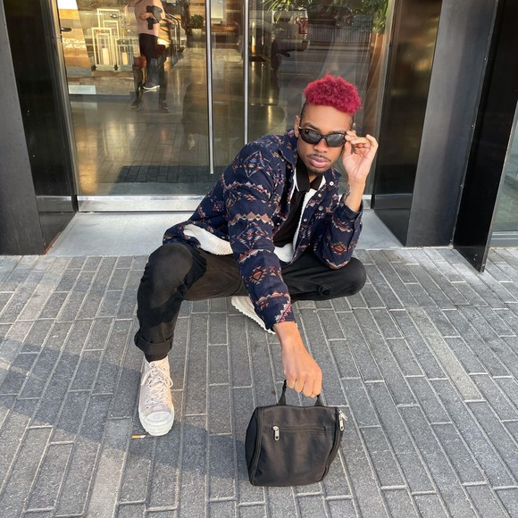 Profile Picture of Alex Shanks (@alexxmikals) on Poshmark