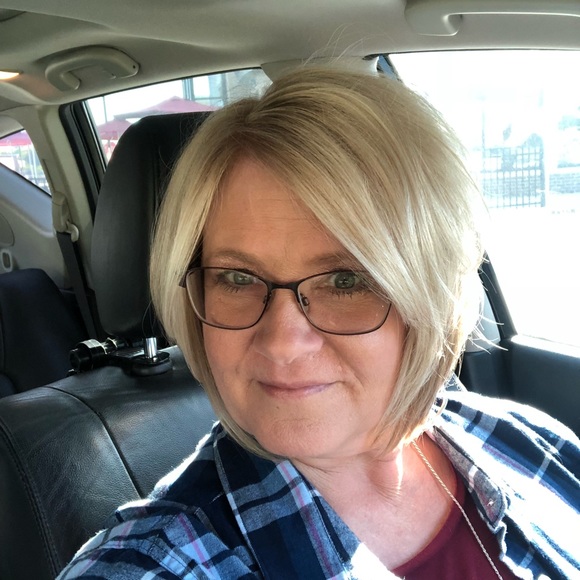Profile Picture of Penny Renfroe (@penren8893) on Poshmark