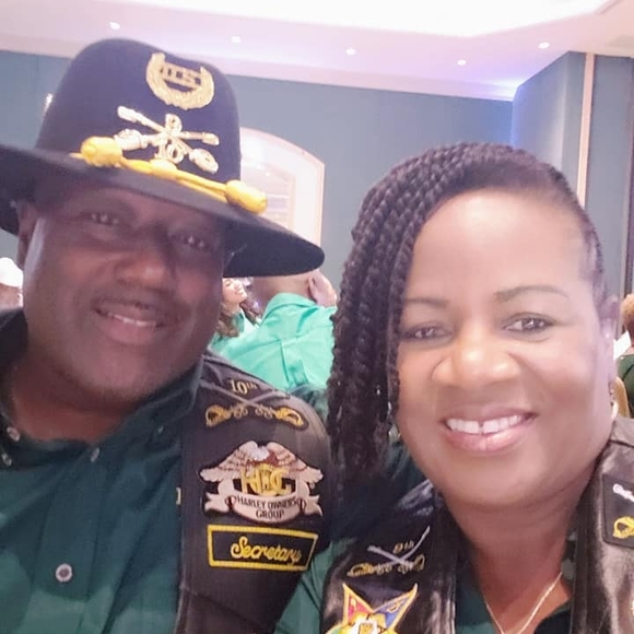 Profile Picture of Jeannie Close (@jeannieclose) on Poshmark