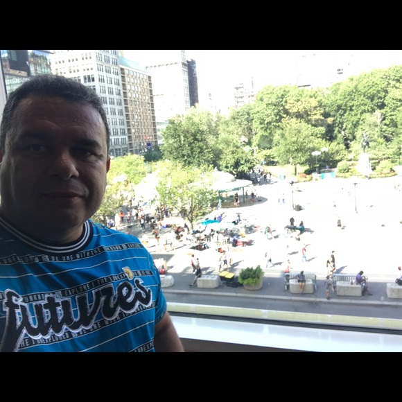 Profile Picture of Aloisio Santos (@aloisio68) on Poshmark