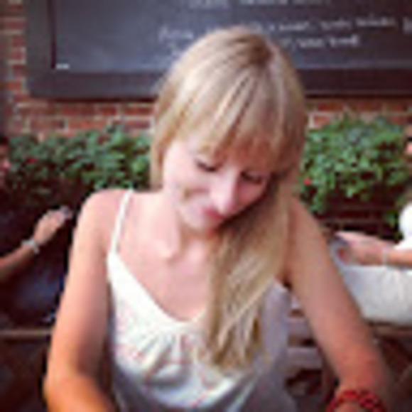 Profile Picture of Crystal Thiessen (@houseofhearts) on Poshmark
