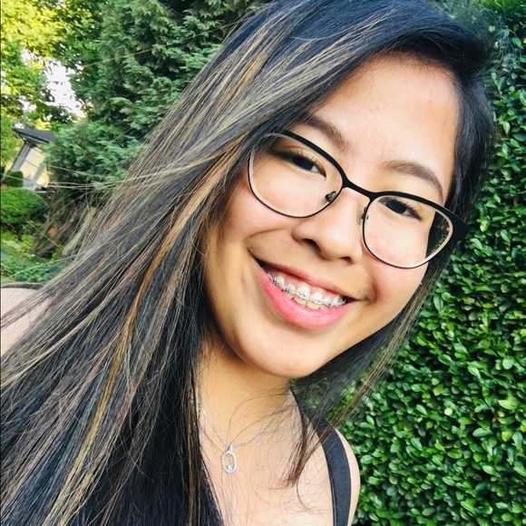 Profile Picture of Seannel Frias (@sean_4) on Poshmark