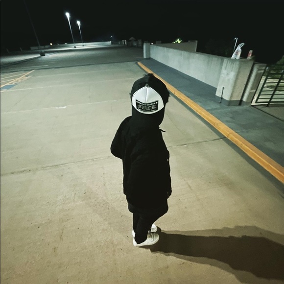 Profile Picture of Enoki223 (@abdiatthemall) on Poshmark