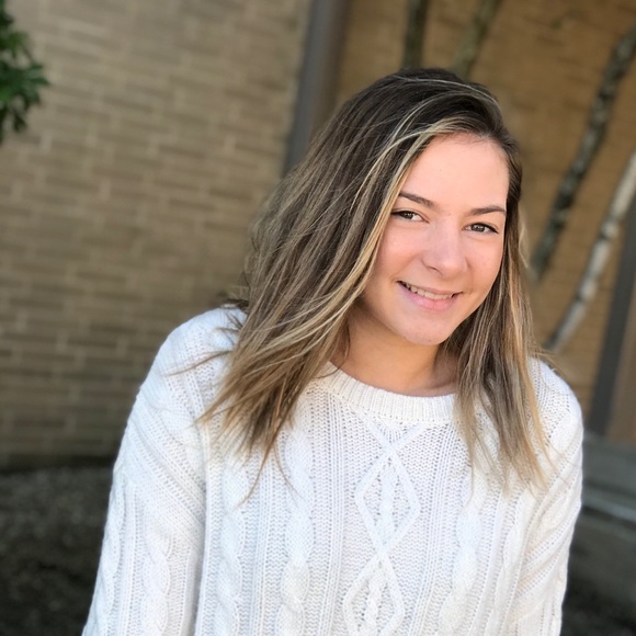 Profile Picture of Meleena Strukel (@meleena09) on Poshmark