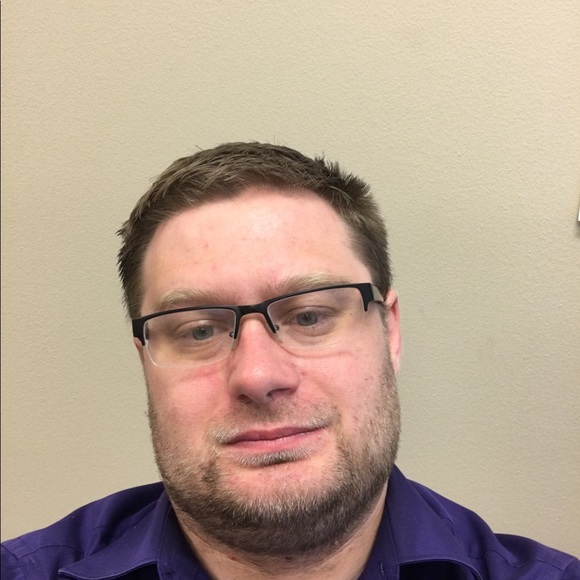Profile Picture of Brandon Bowling (@brbowlimg) on Poshmark