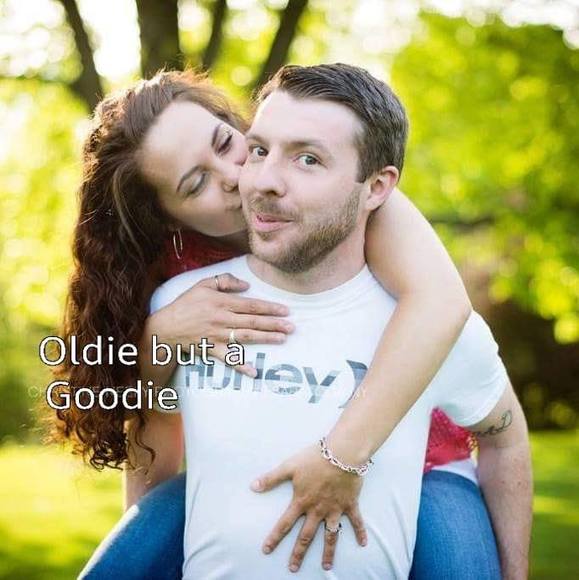 Profile Picture of Danielle Dickson (@ddickson1121) on Poshmark