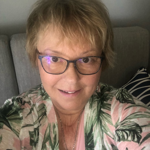 Profile Picture of Kathy Novickis (@kathyn77) on Poshmark
