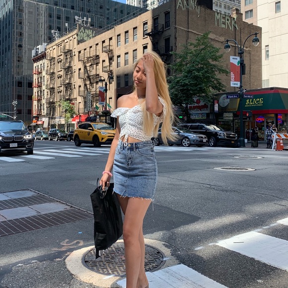 Profile Picture of Ai van Hoang (@aivanhoang) on Poshmark